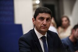 S L 2  - F - L  Λ. Αυγενάκης  :" Αναγκαία και επιβεβλημένη η αναδιάρθρωση των δύο κατηγοριών"!!!