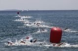 Εκατοντάδες κολυμβητές στον Πειραιά για τους αγώνες Open Water